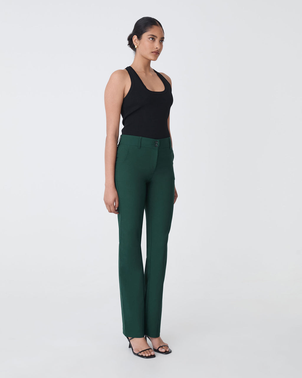 Annalee Classic Pants in green — view 4