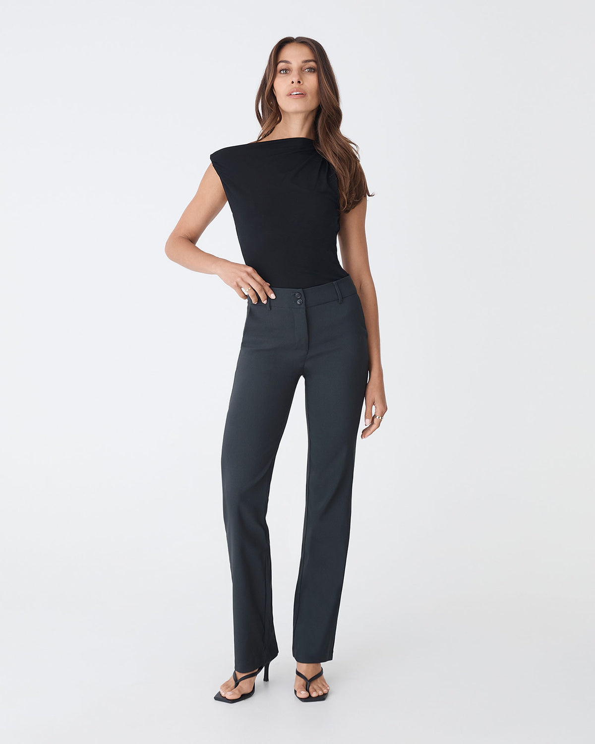 Annalee Classic Pants in grey — view 3