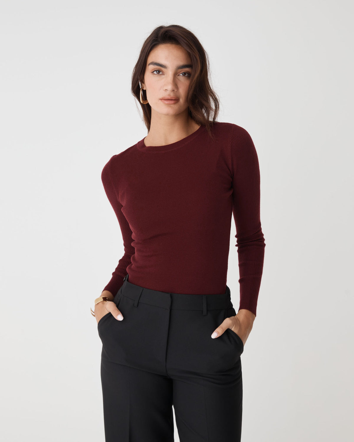 Tania Crew Neck Knit in bordeaux — close-up view 2
