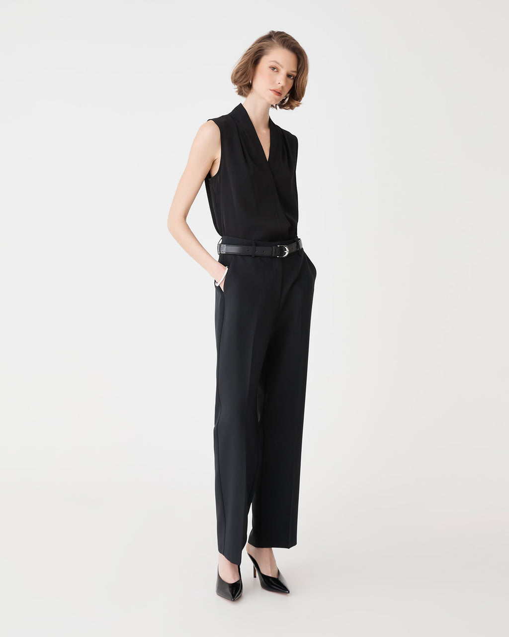 Alivia 2 V-Neck Top in black — view 3