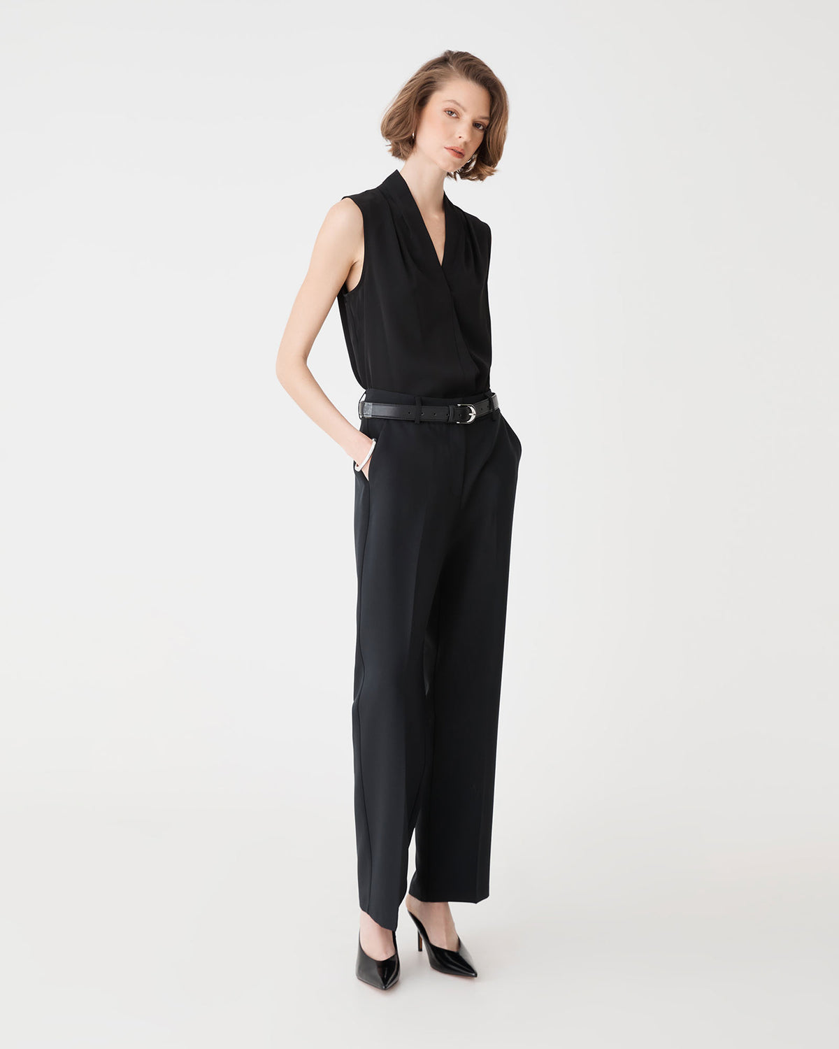 Alivia 2 V-Neck Top in black — view 3