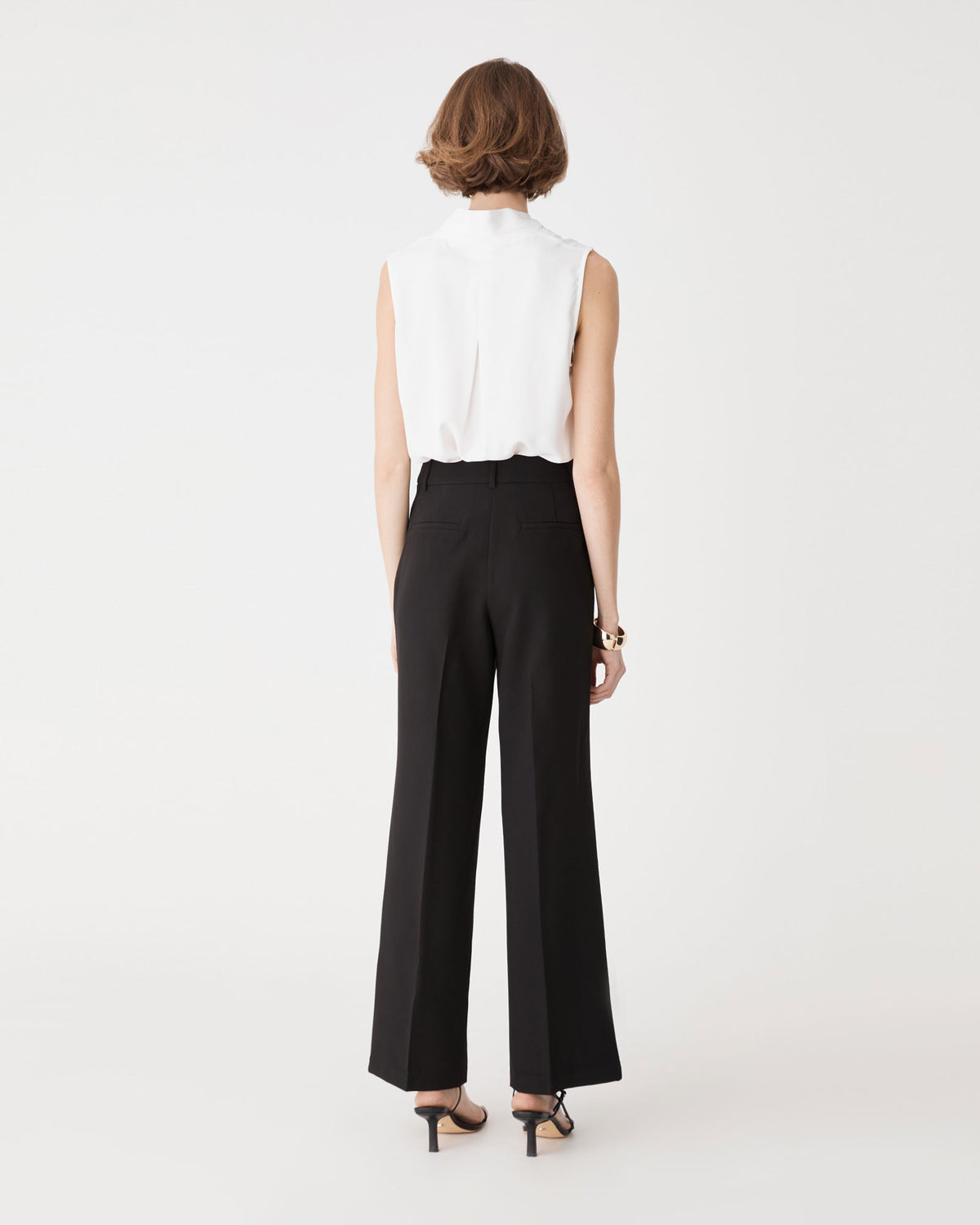 Alivia 2 V-Neck Top in ivory — view 5