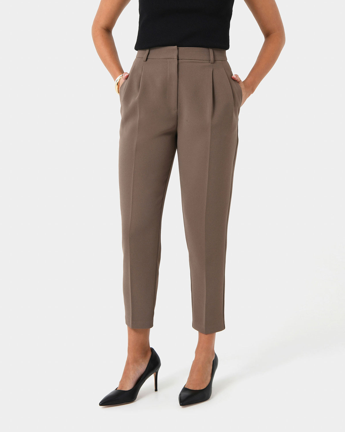 Carter 2 Slim Pants in sepia — close-up view