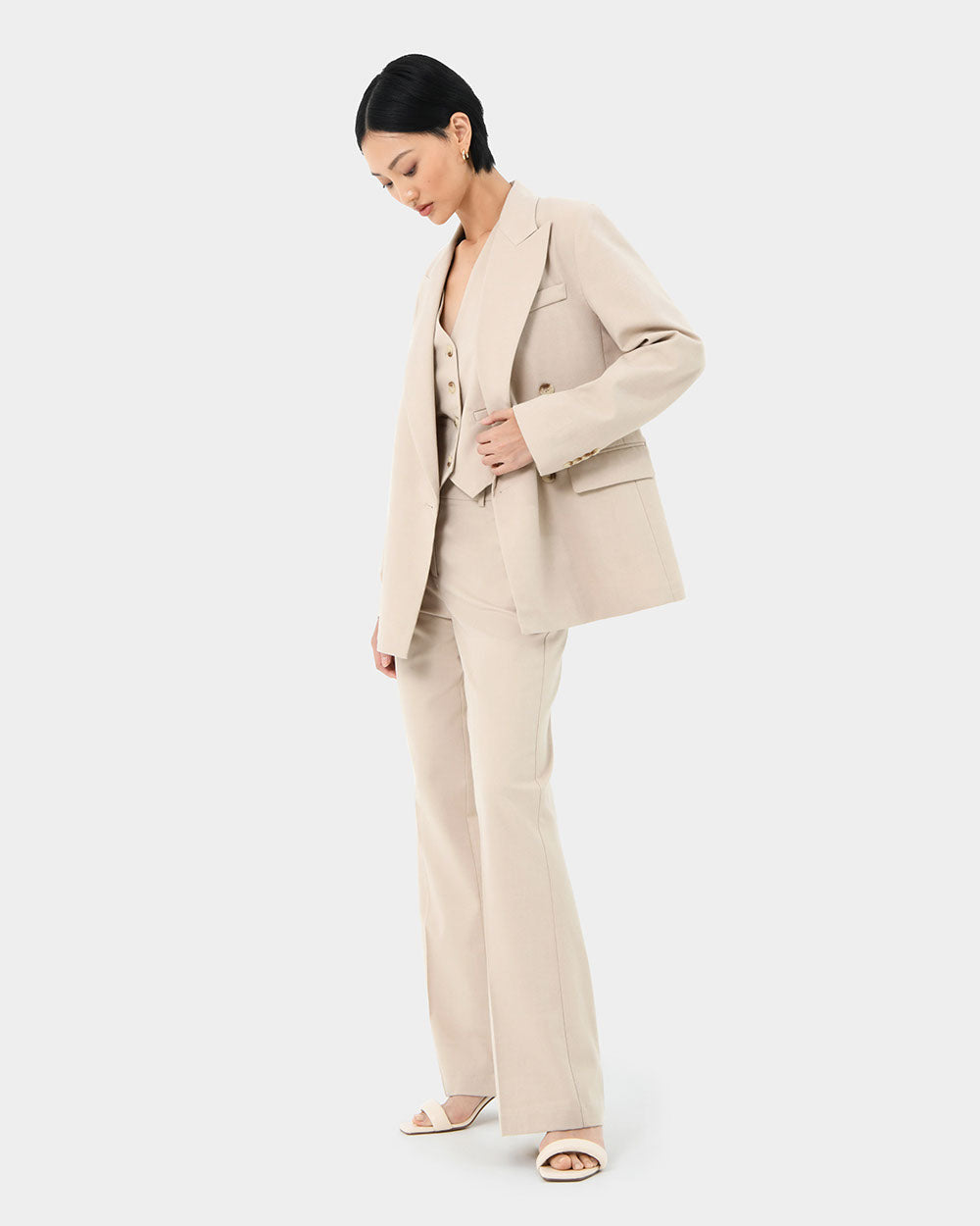 Mariel Wide Trousers in sand beige — side view 2