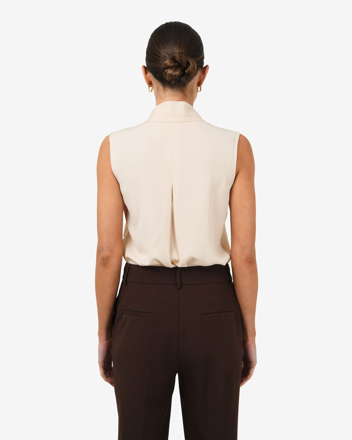 Alivia 2 V-Neck Top in white sand — back view