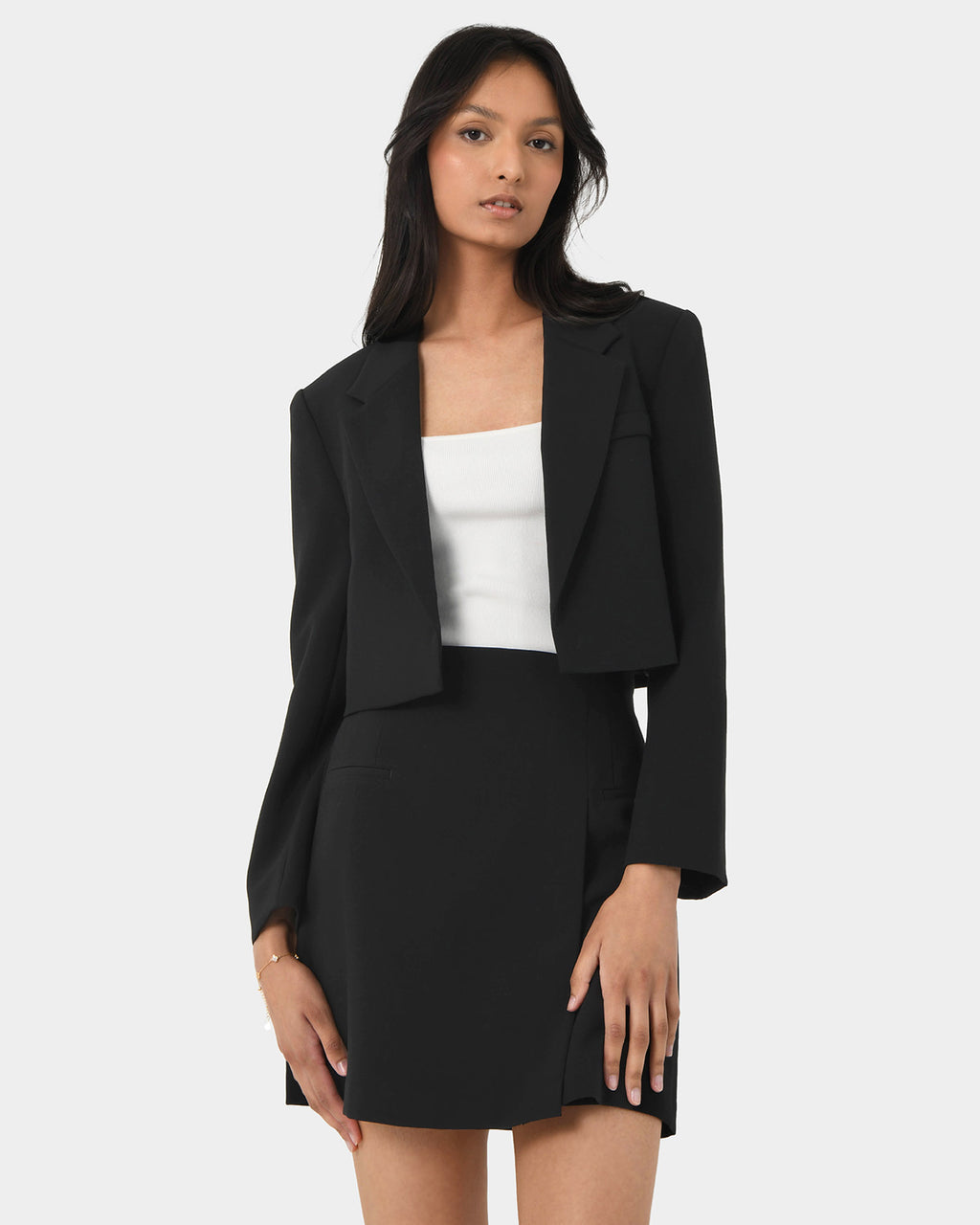 Nikki Cropped Blazer in black — close-up view