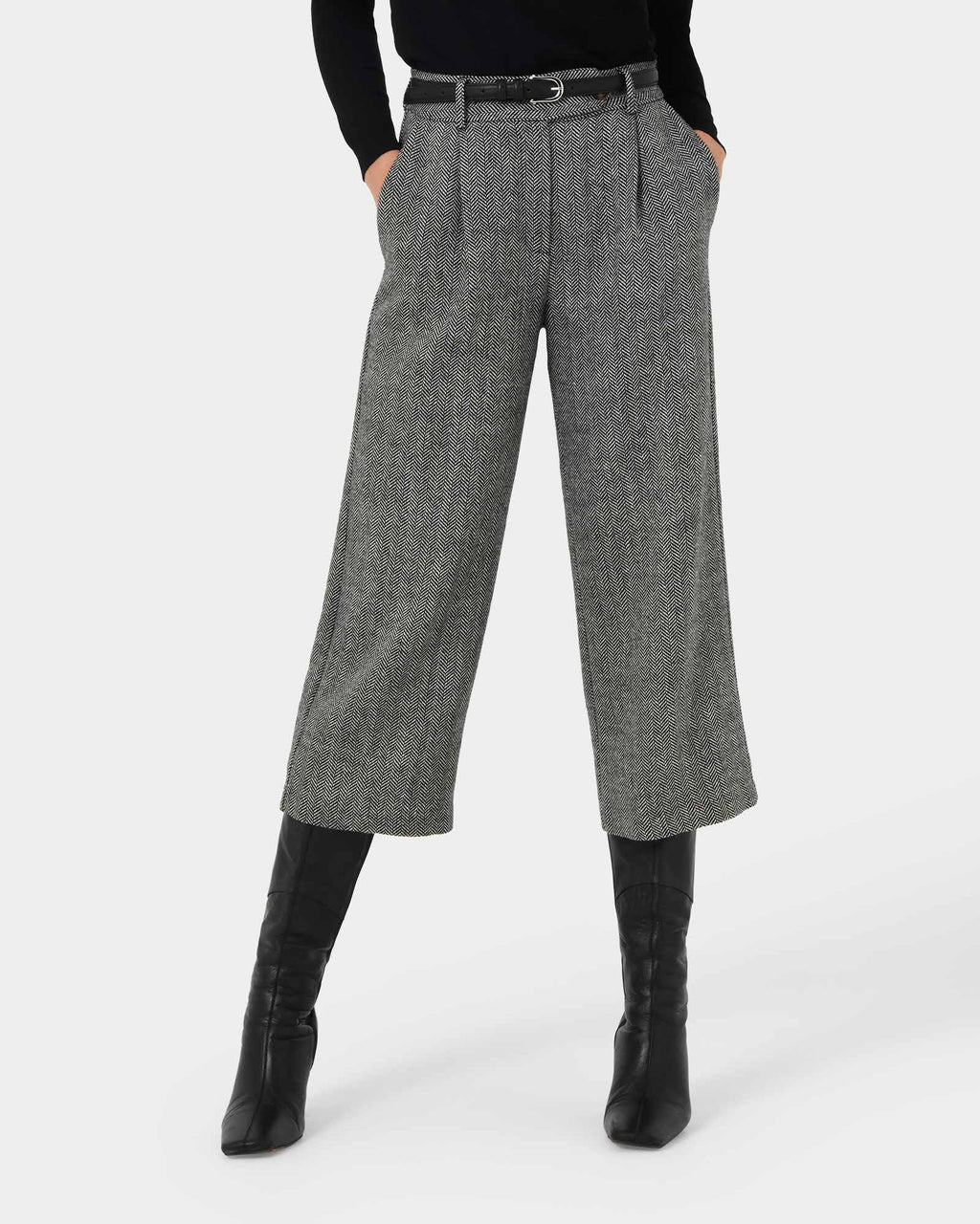 Kyrie Herringbone Culotte in black ivory — close-up view