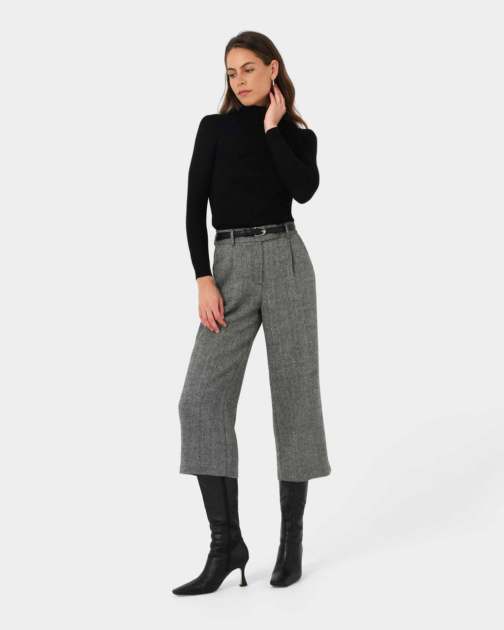 Kyrie Herringbone Culotte in black ivory — full-length view 2