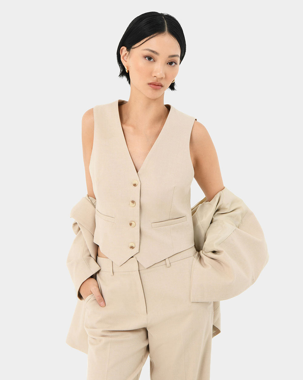 Mariel Tailored Vest in sand beige — close-up view 4