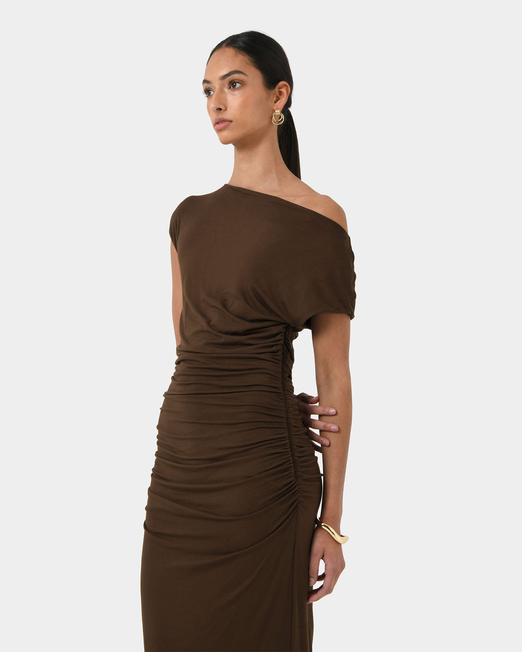Mia Ruched Jersey Dress in chocolate — side view