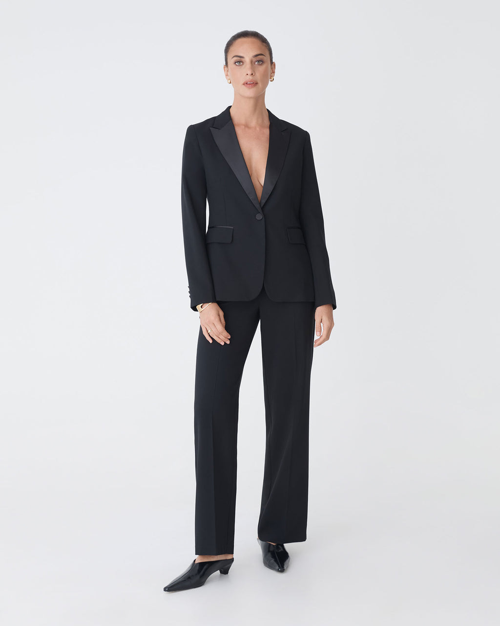Eve Classic Blazer in black — full-length view