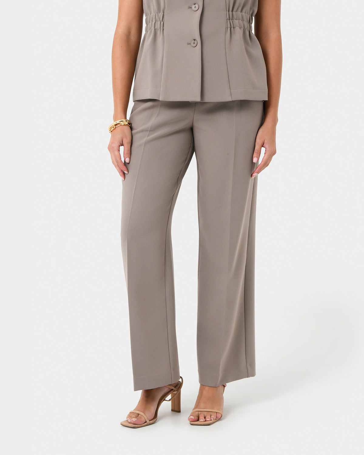 Jordy Relax Pants in stone — close-up view