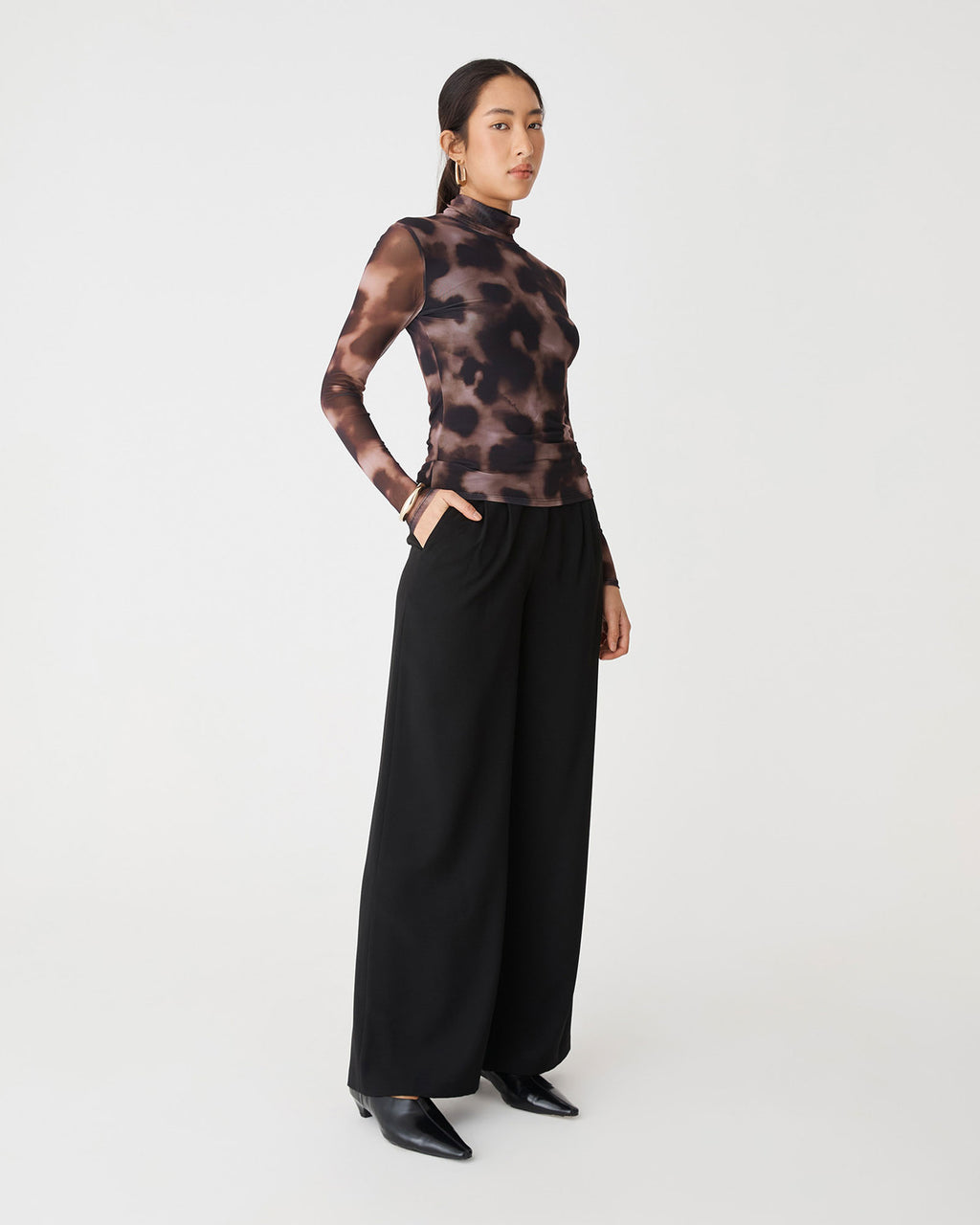 Rumy Wide Leg Tailored Pants in black — side view
