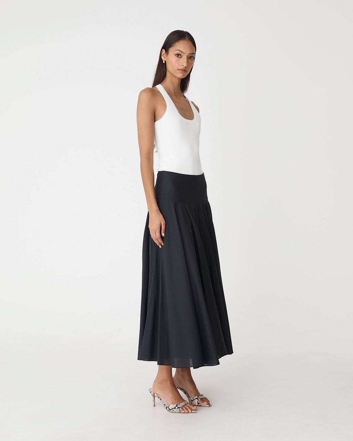 Deb Cotton Midi Full Skirt in black — side view