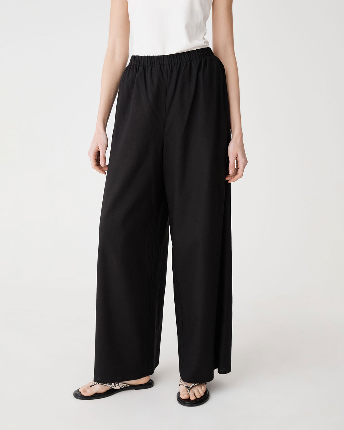 Jazie Tencel Linen Pants in black — full-length view