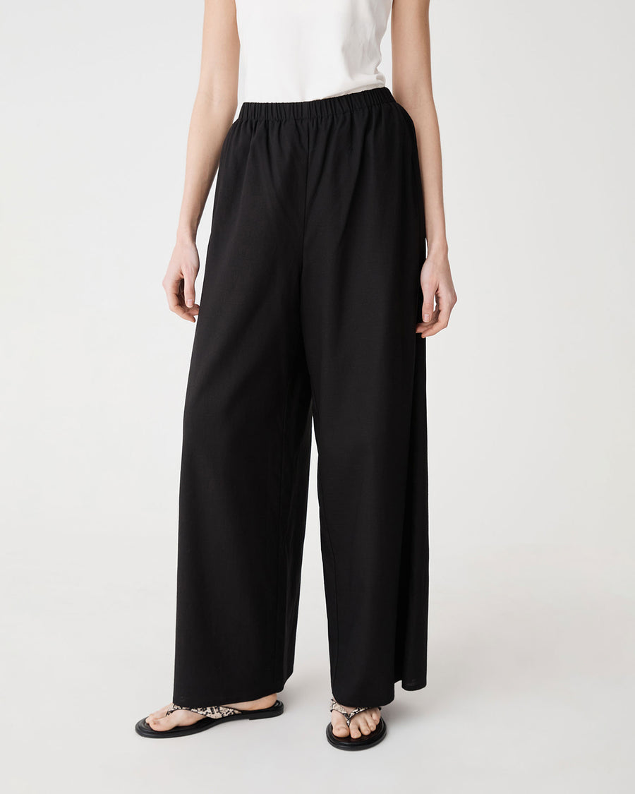 Jazie Tencel Linen Pants in black — full-length view