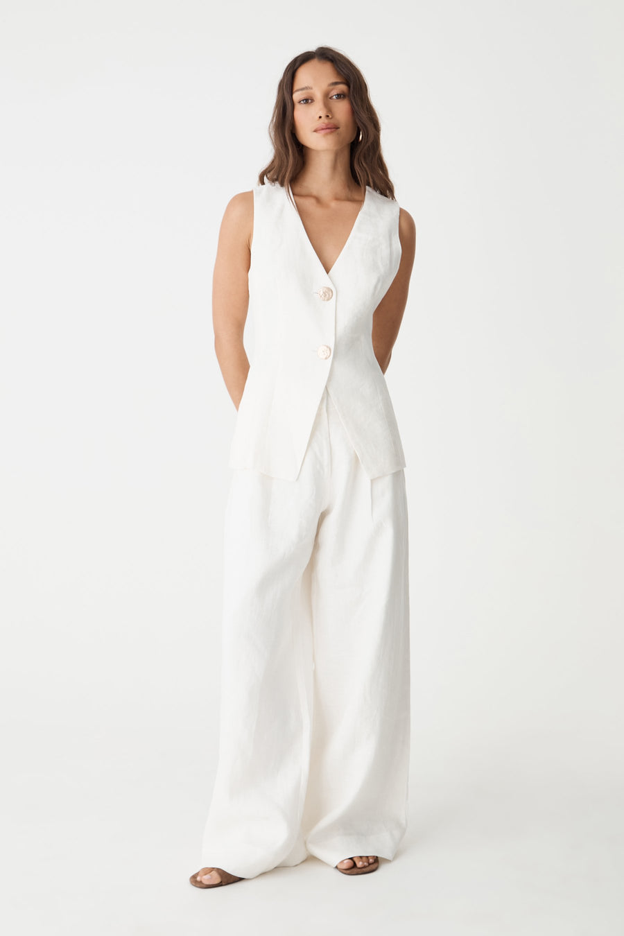 Ami V-Neck Linen Vest