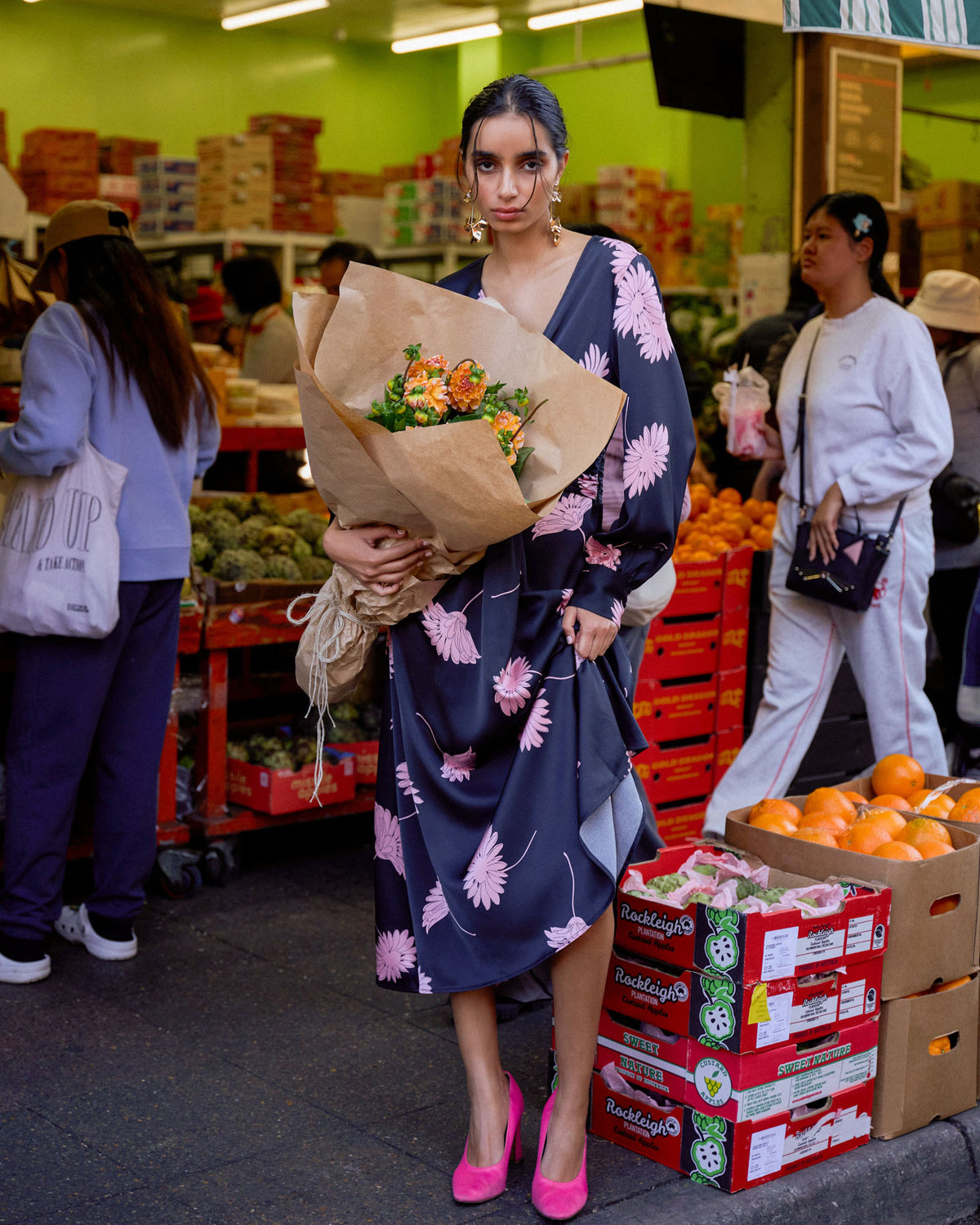 Felicia Floral Twist Dress in black pink — alternate view
