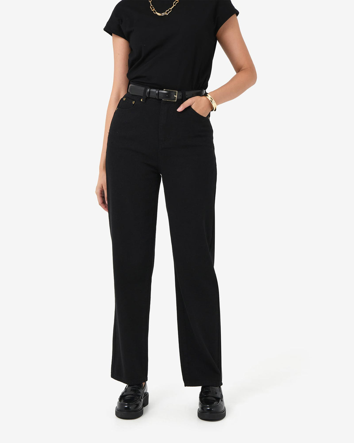 Alex Boyfriend Jeans in black — close-up view