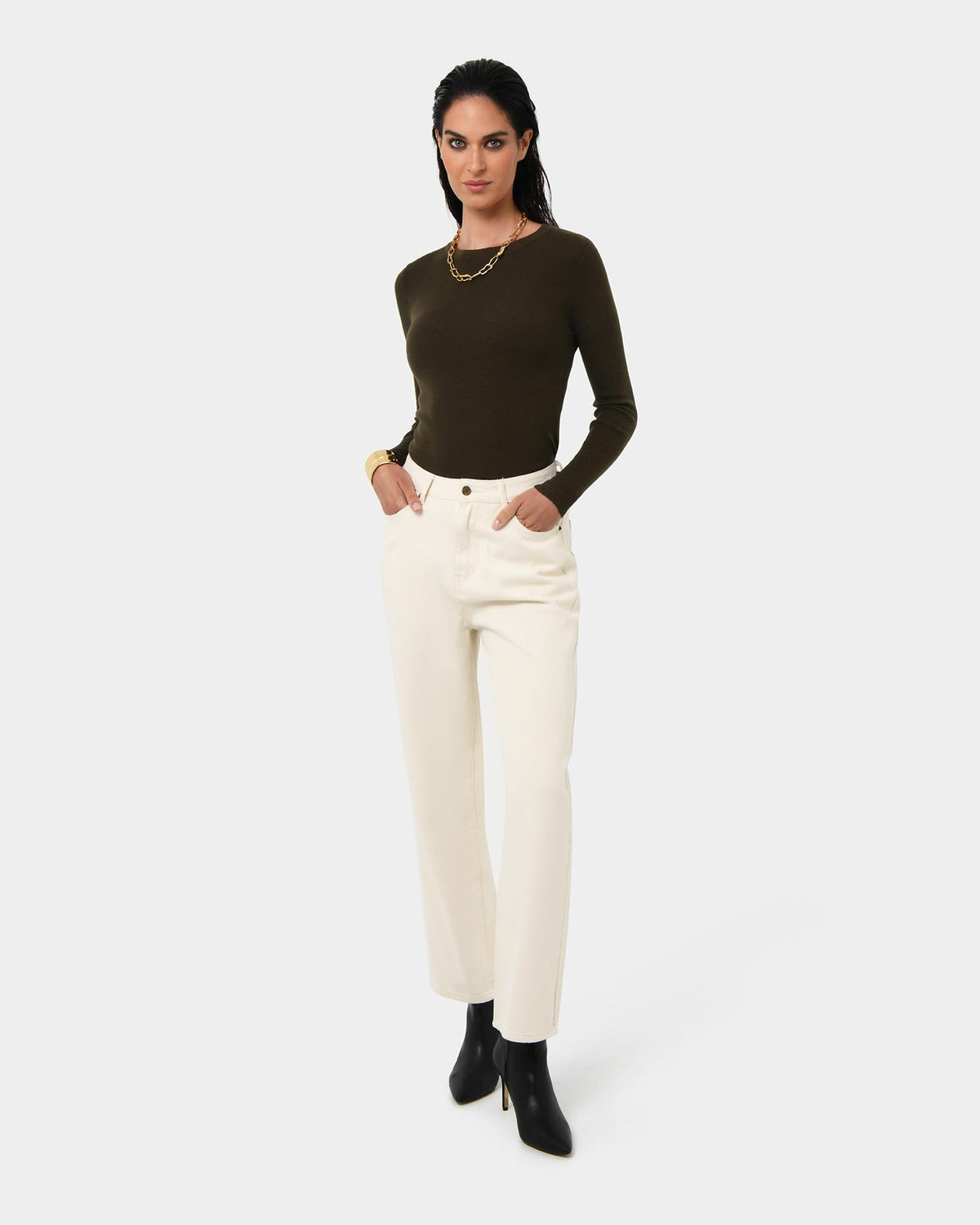 Alex Boyfriend Jeans in ecru — full-length view