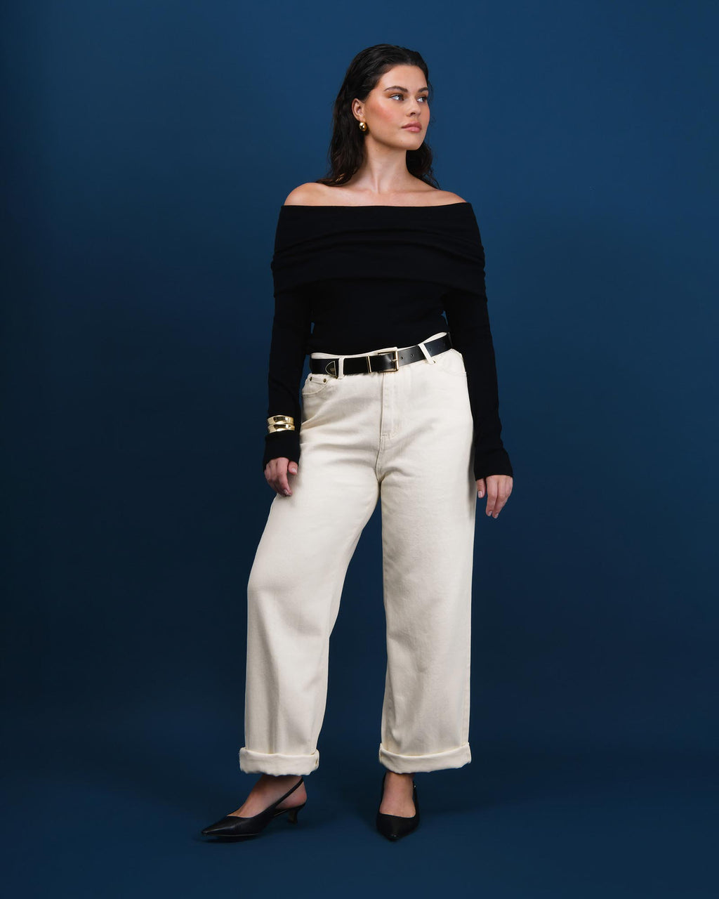 Alex Boyfriend Jeans in ecru — full-length view 2