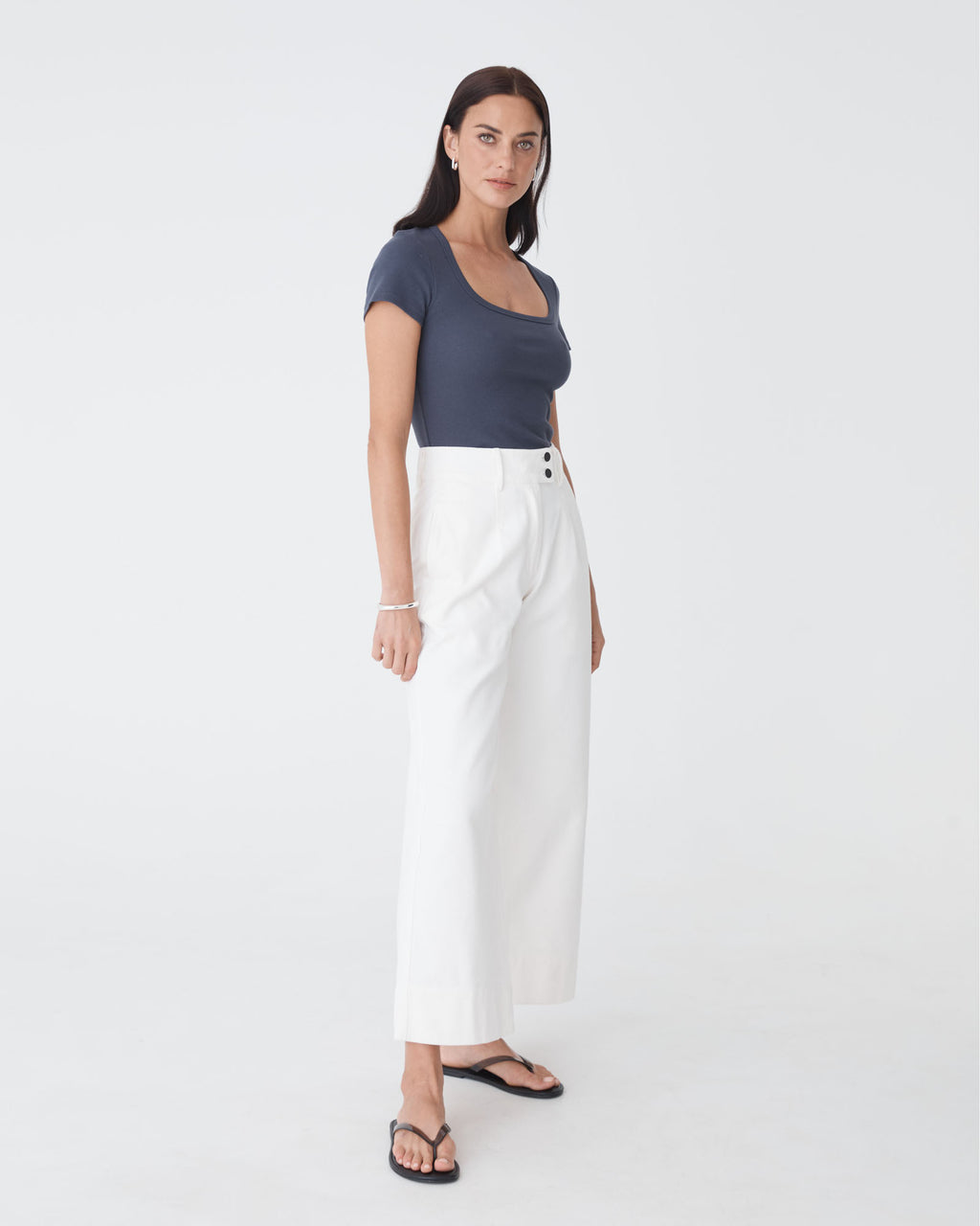 Manon Wide Leg Jeans in white — side view