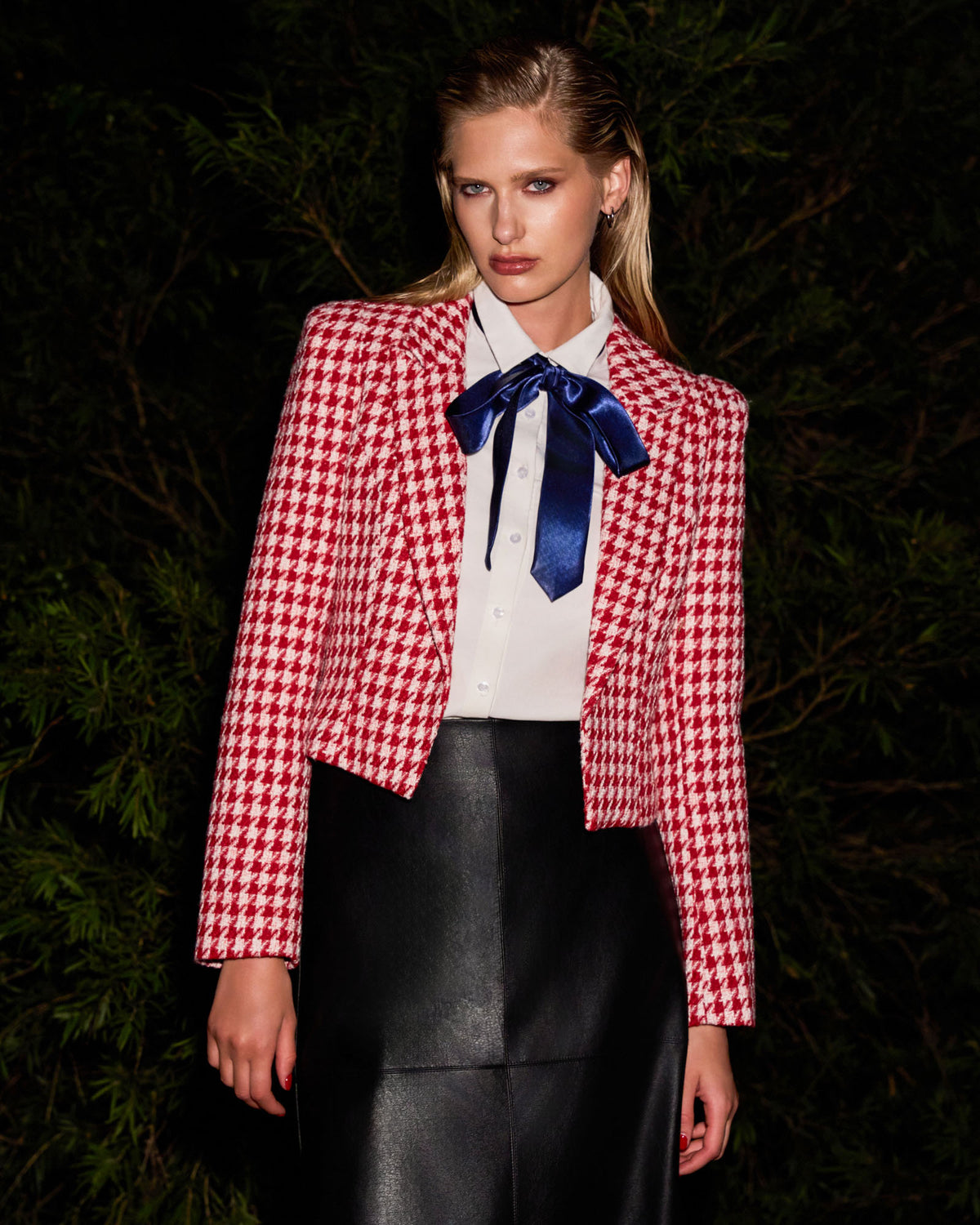Bennet Houndstooth Crop Blazer in ivory red — alternate view