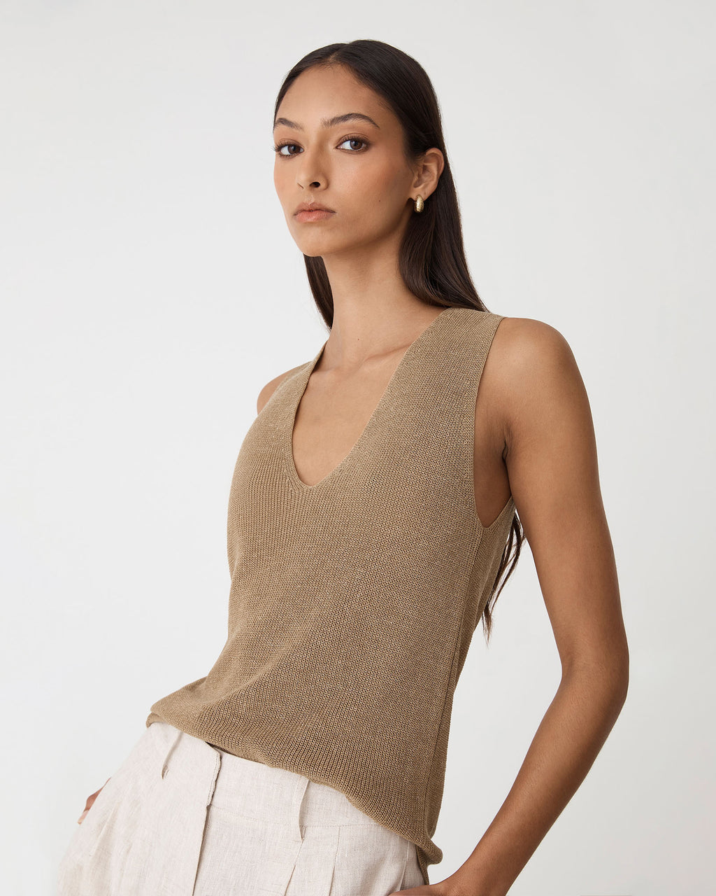 Jillian Lyocell Blend Tank in flax marle — close-up view 2