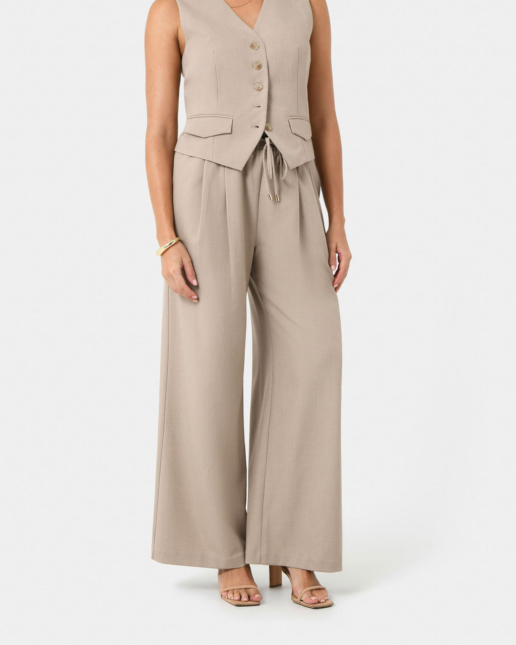 Abel Elastic Waist Relax Pants in sand — close-up view