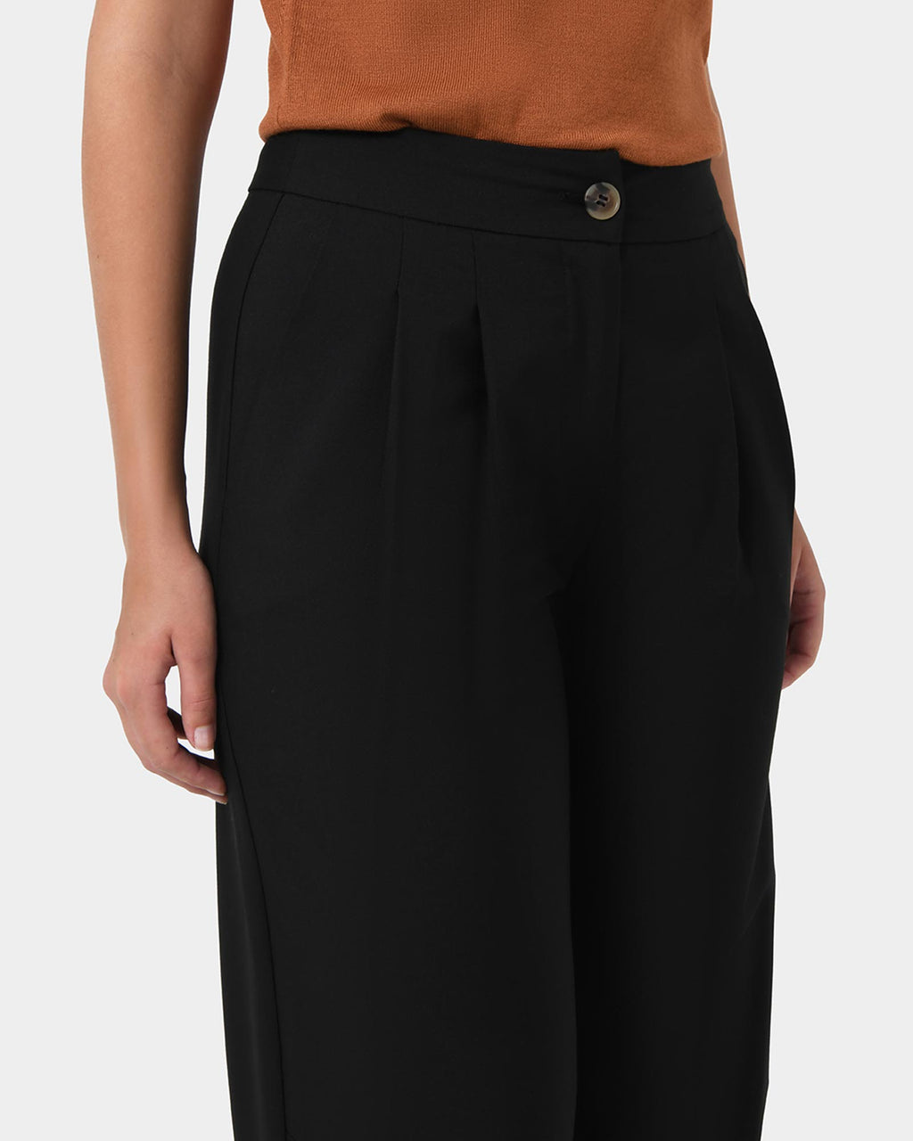 Antonia Relaxed Cuff Pants in black — fabric detail