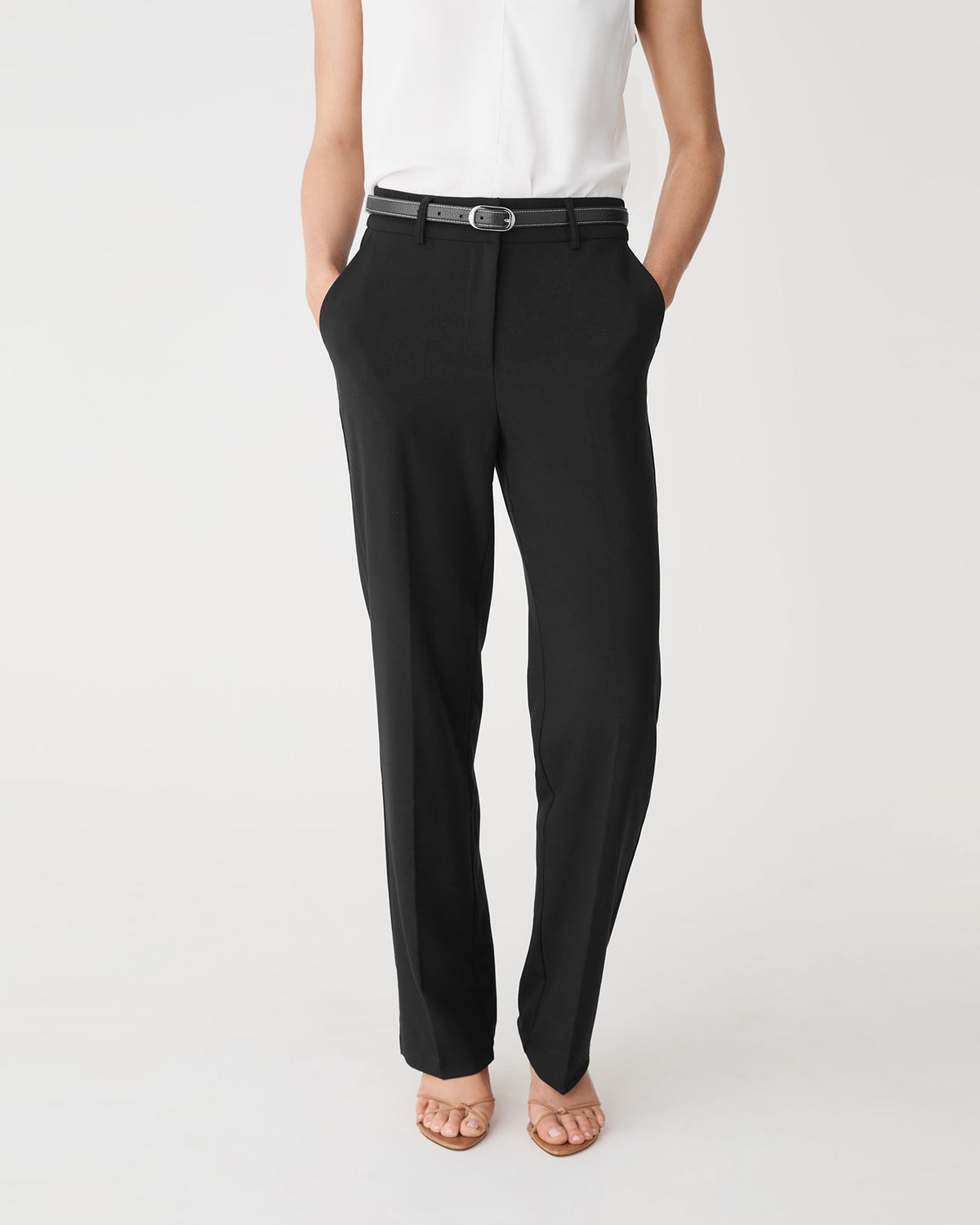 Merid Tailored Pants in black — close-up view