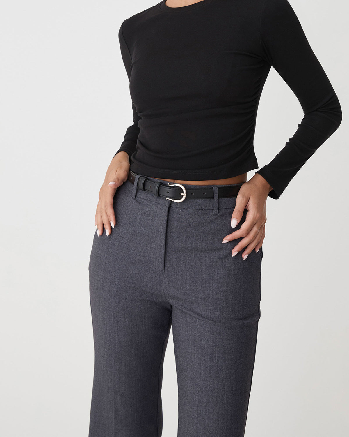 Merid Tailored Pants in dark grey — close-up view 2
