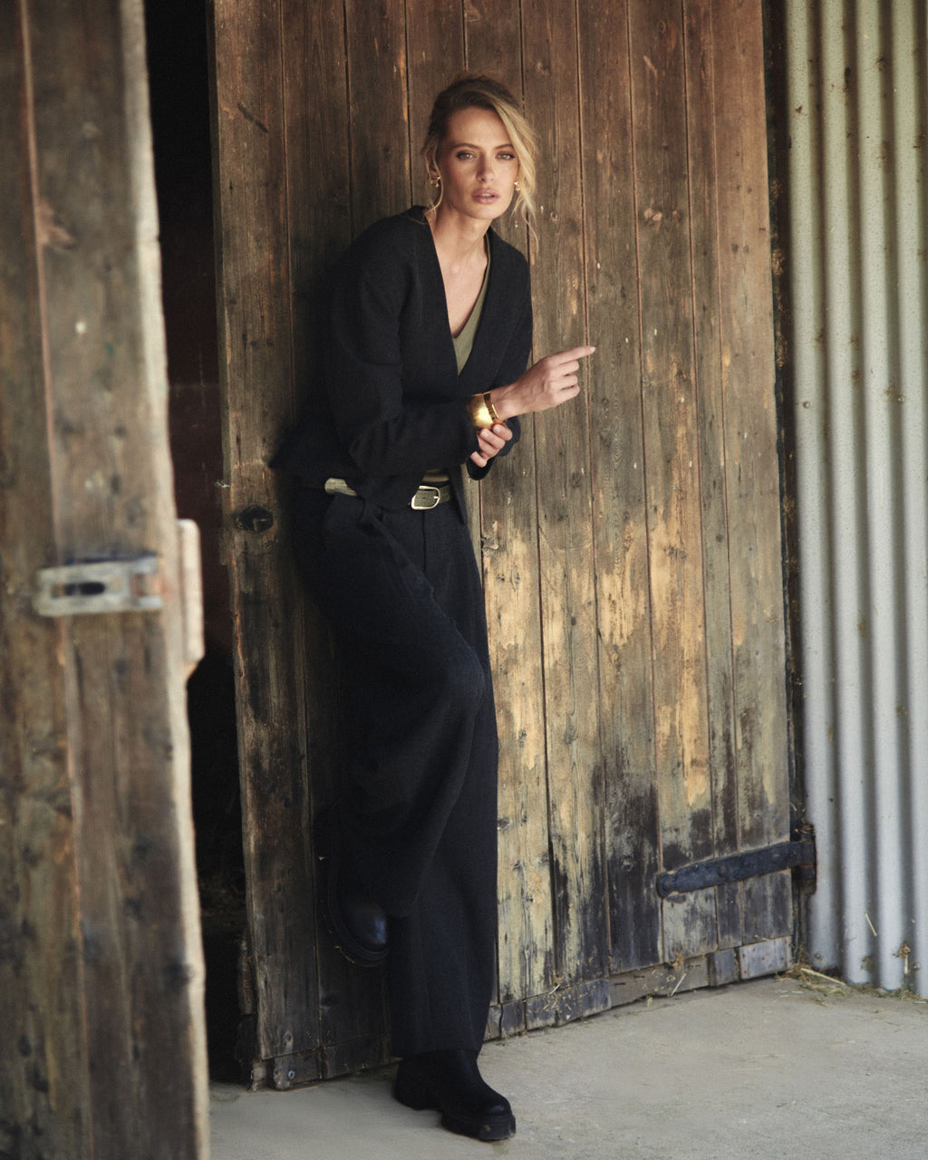 Pippa Barrel Leg Pant in charcoal — alternate view 2