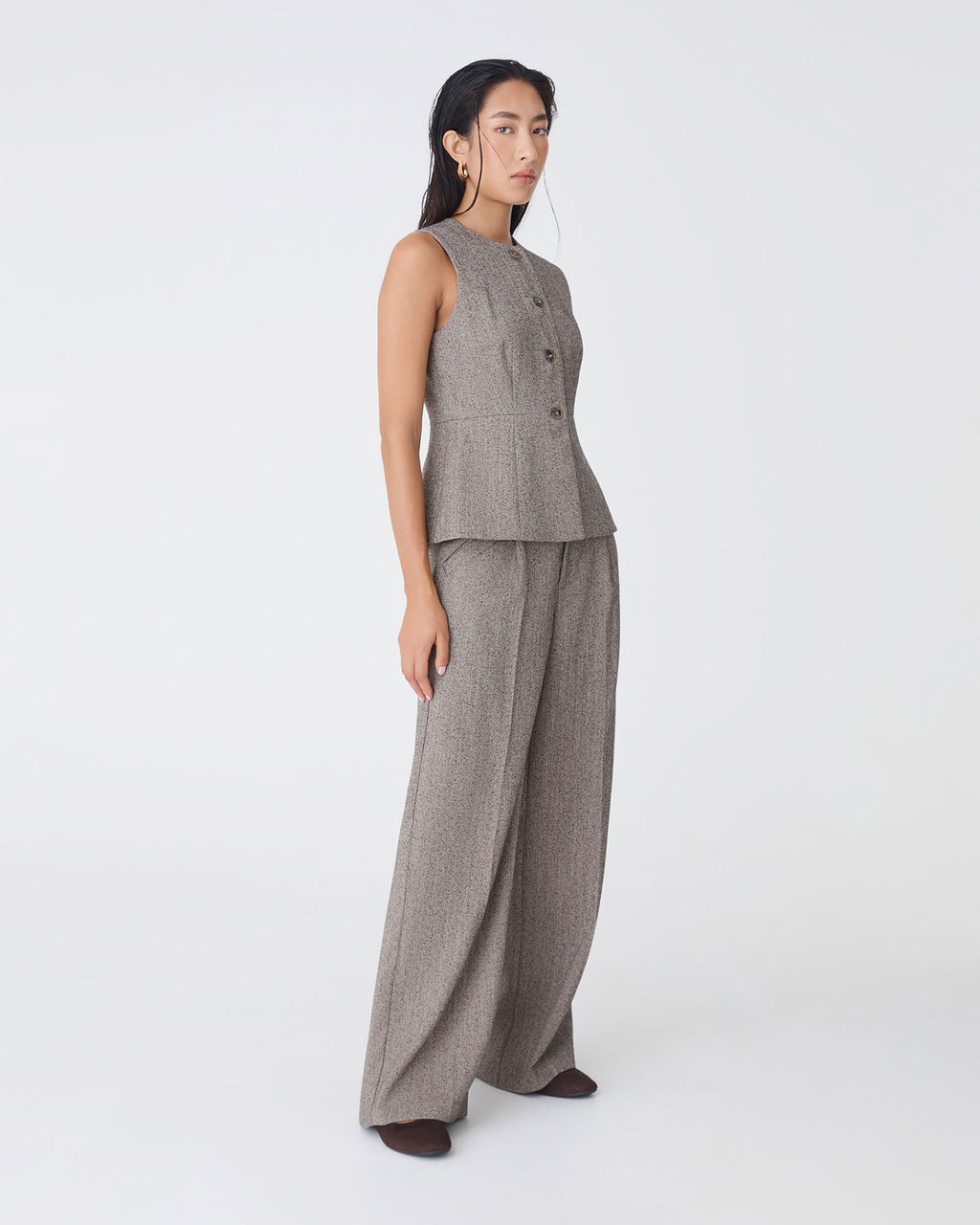 Nevada Herringbone Pants in vintage brown — side view