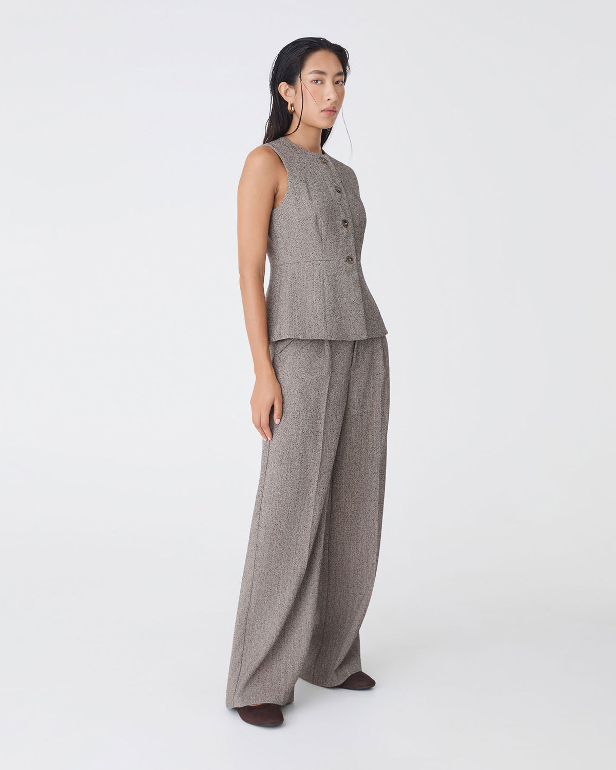 Nevada Herringbone Pants in vintage brown — side view