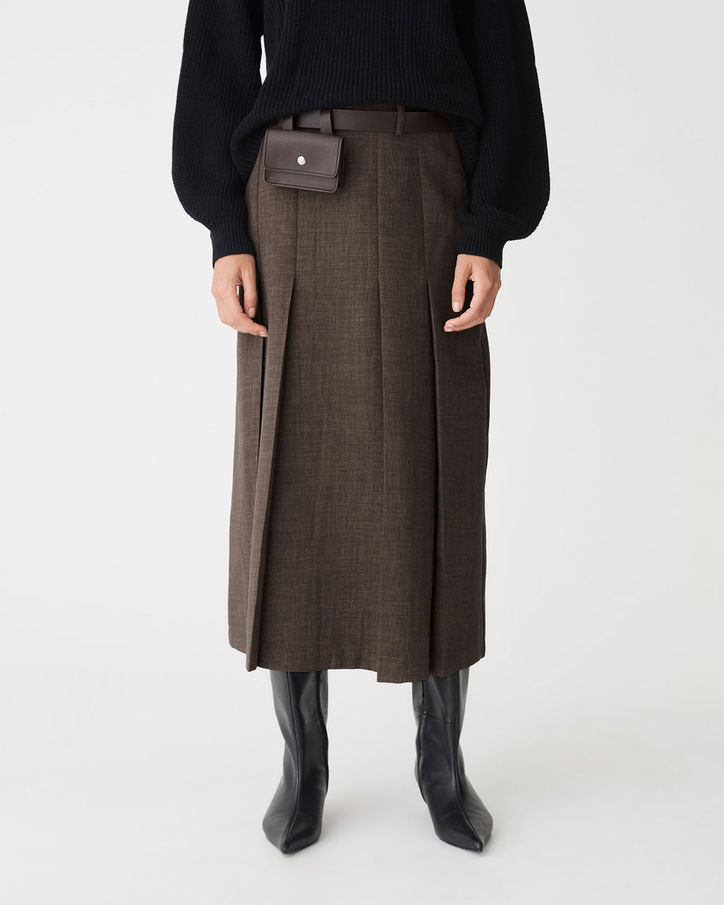 Evelyn Pleated Skirt in brown melange — close-up view