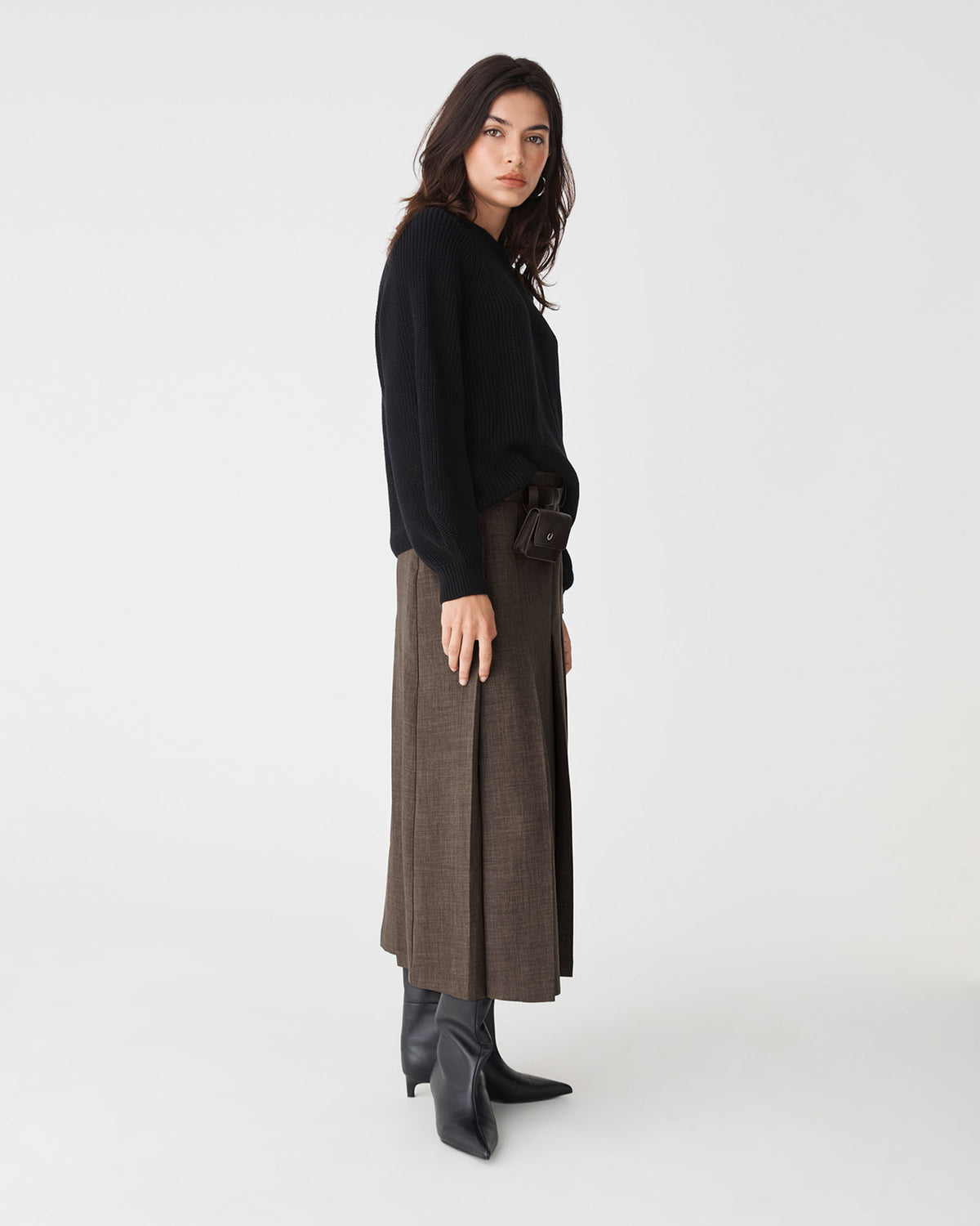 Evelyn Pleated Skirt in brown melange — side view