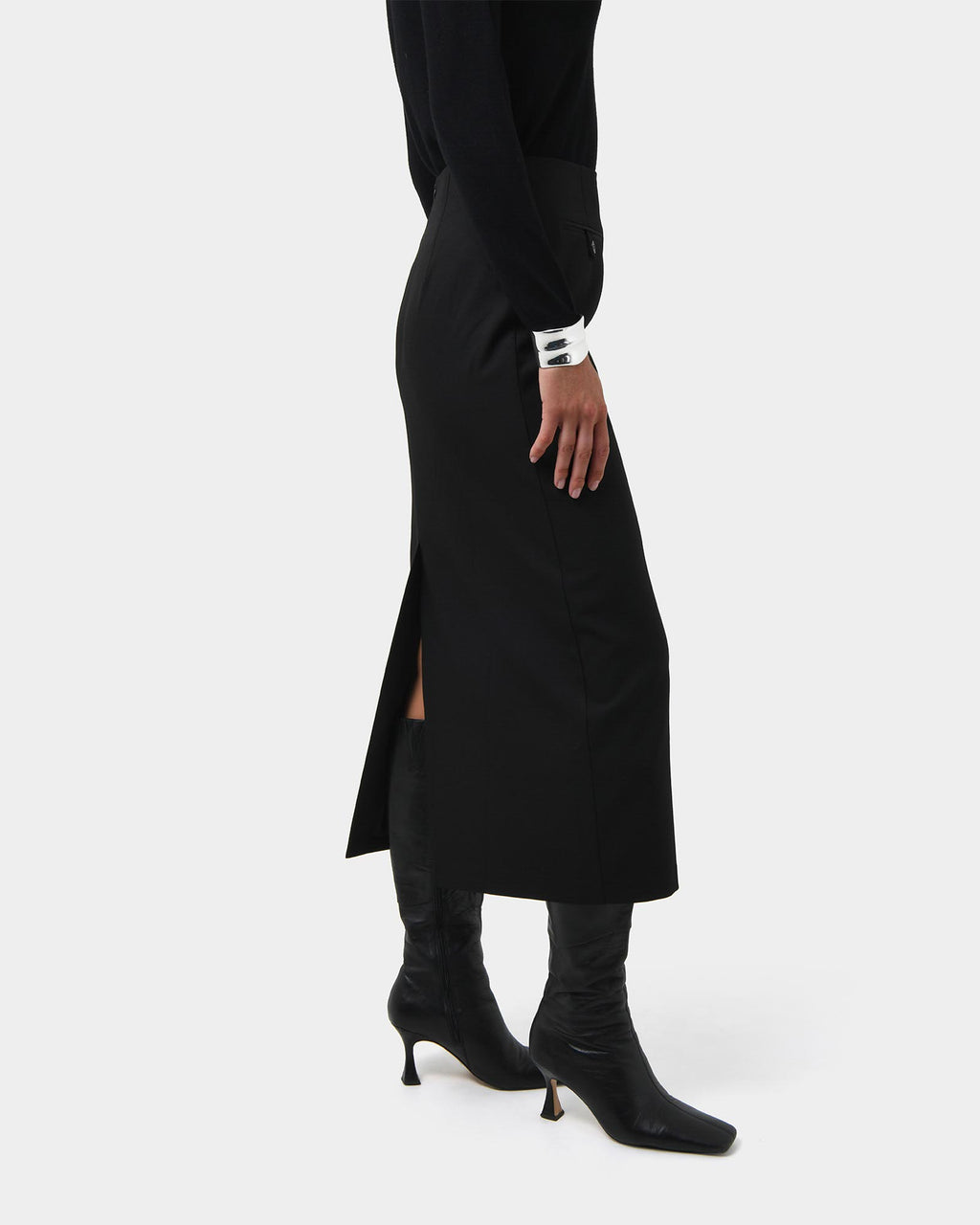 Milla Column Midi Skirt in black — side view