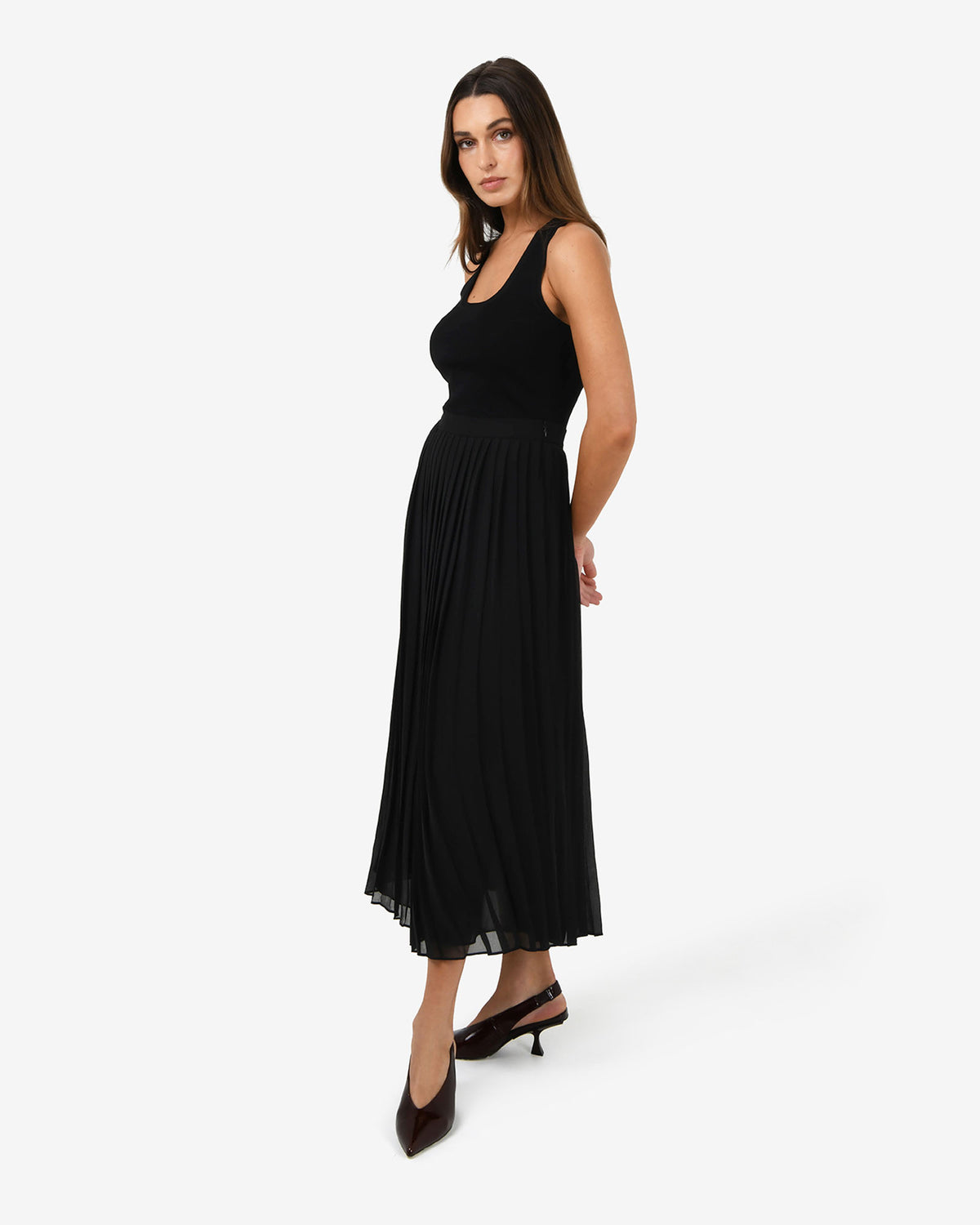 Melina Pleated Skirt in black — side view