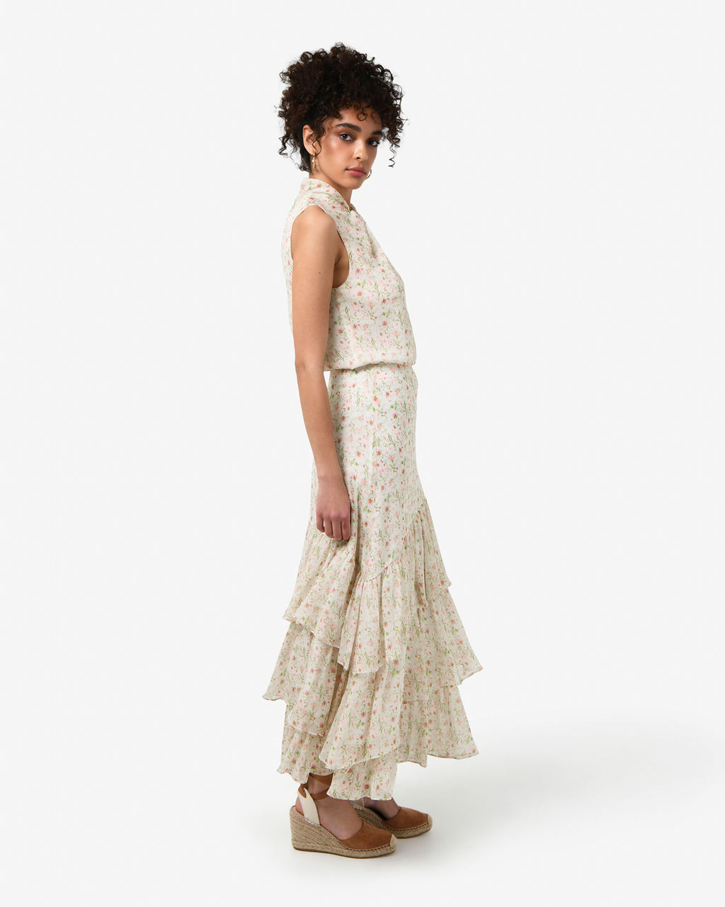 Indy Ruffle Floral Skirt in floral beige — side view