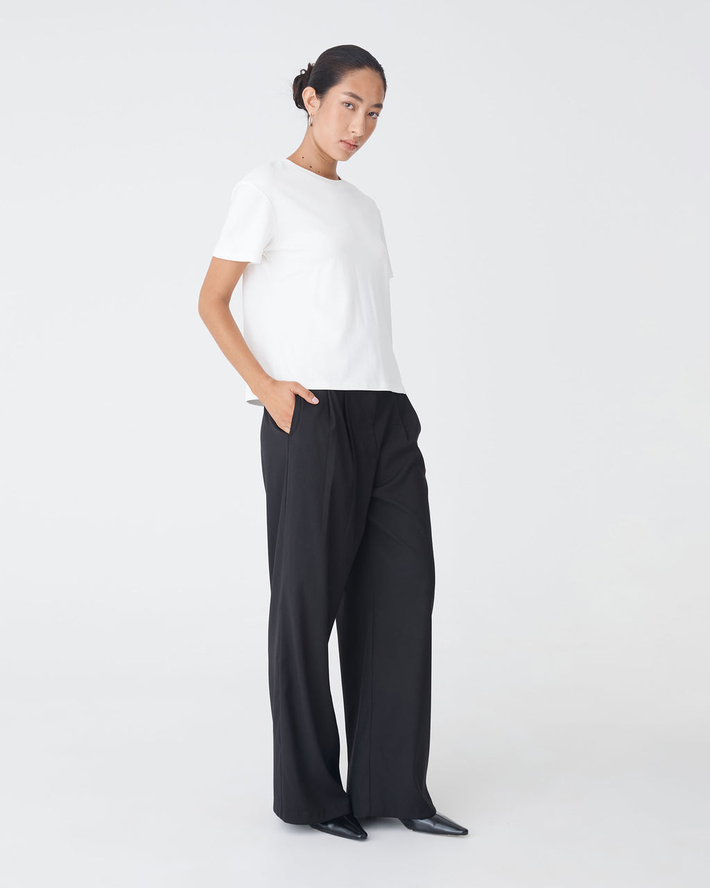 May Relaxed Cotton T-shirt in white — side view 2
