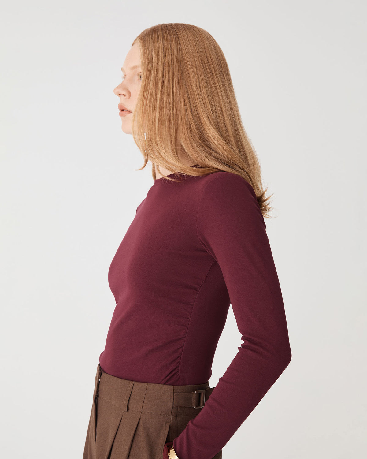 Wyatt Long Sleeve Tee in bordeaux — side view