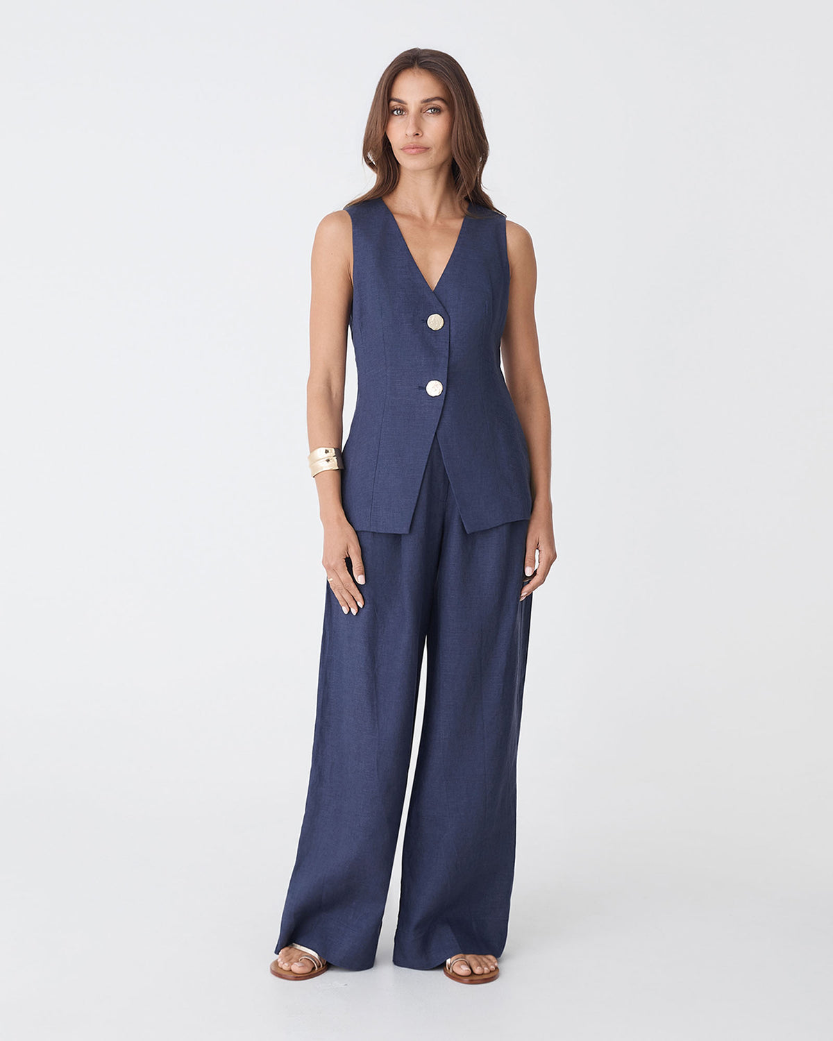 Ami V-Neck Linen Vest in wash navy — full-length view
