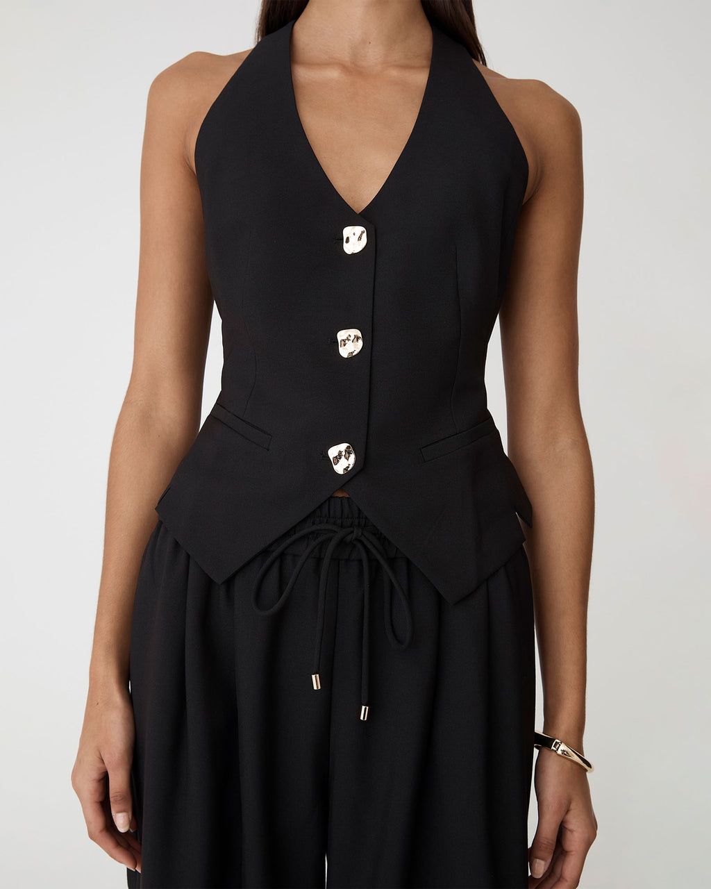 Amera Racer Back Vest in black — close-up view 4