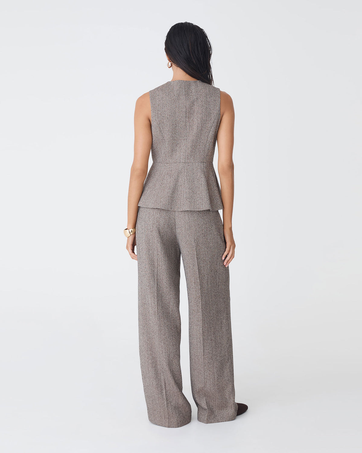 Nevada Herringbone Vest in vintage brown — view 6