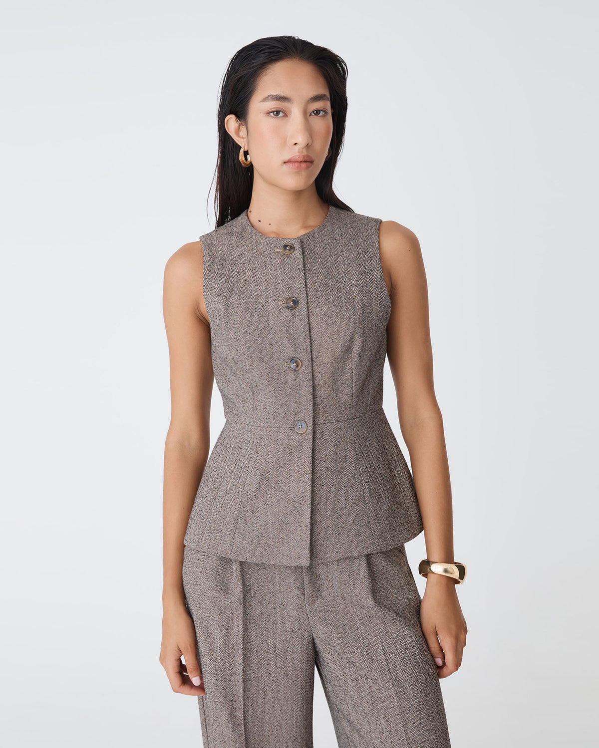 Nevada Herringbone Vest in vintage brown — view 2