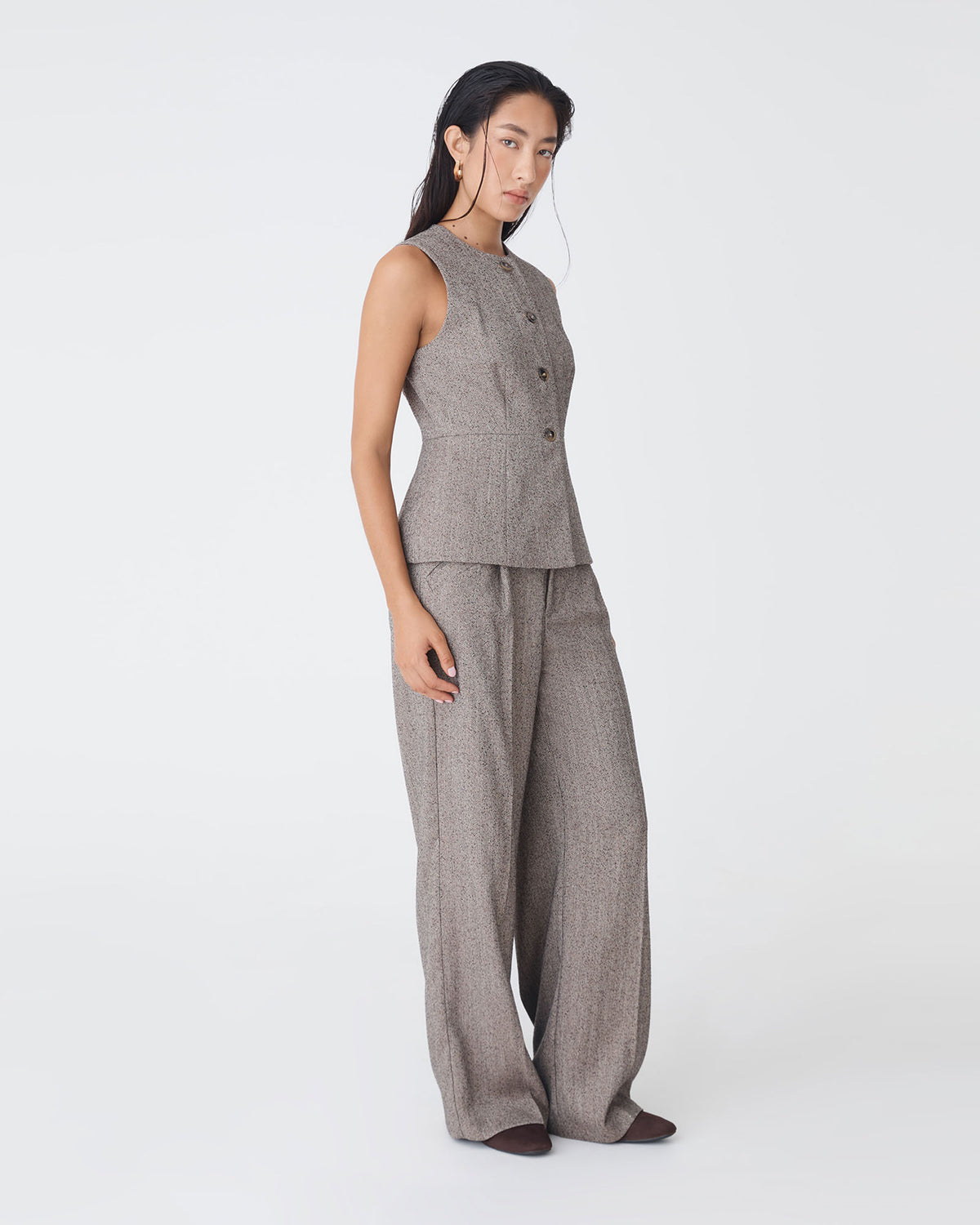 Nevada Herringbone Vest in vintage brown — view 5