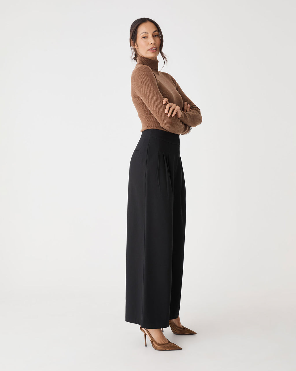 Parker Pleated Pants in black — side view