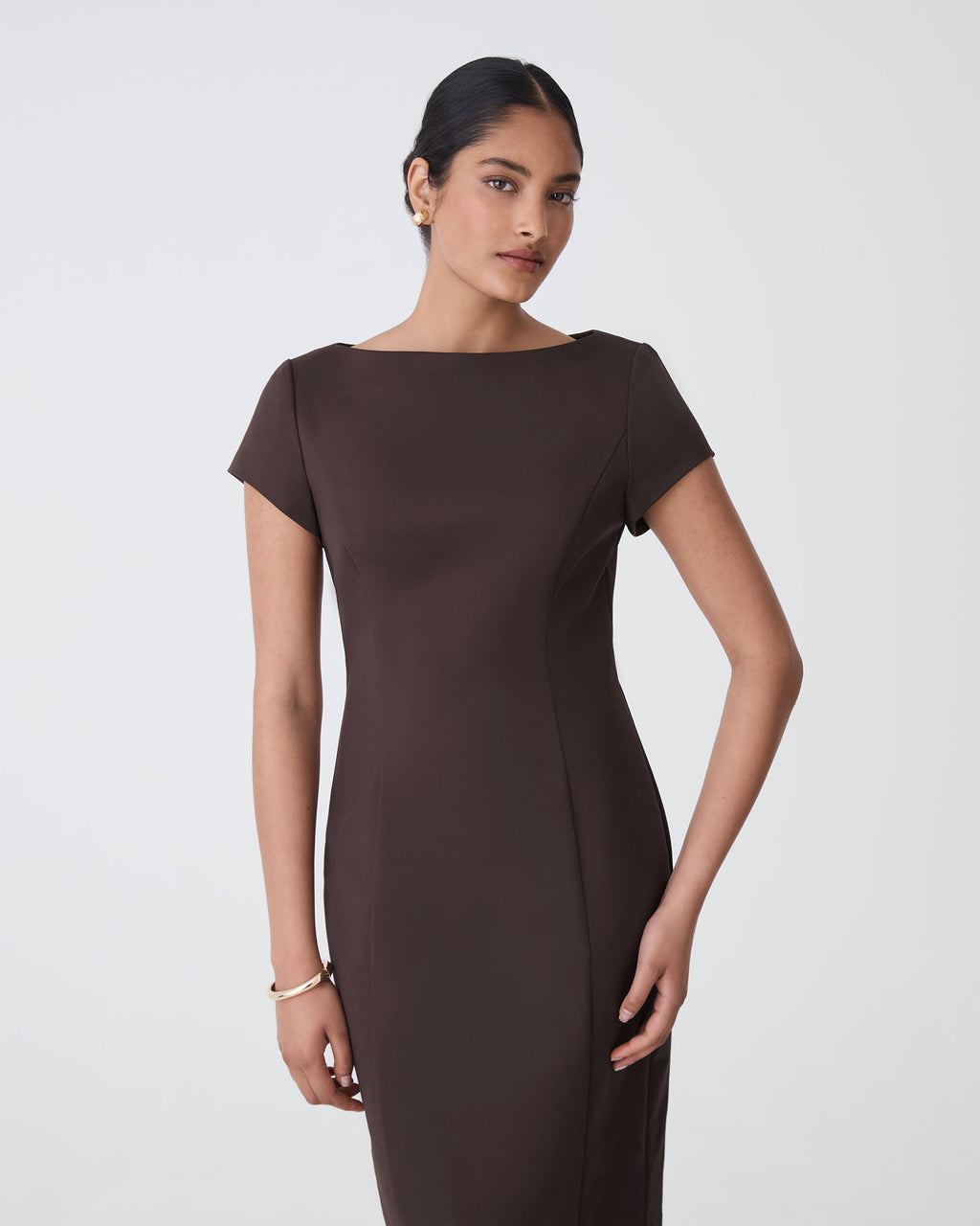 Safira Fitted Dress in chocolate — close-up view