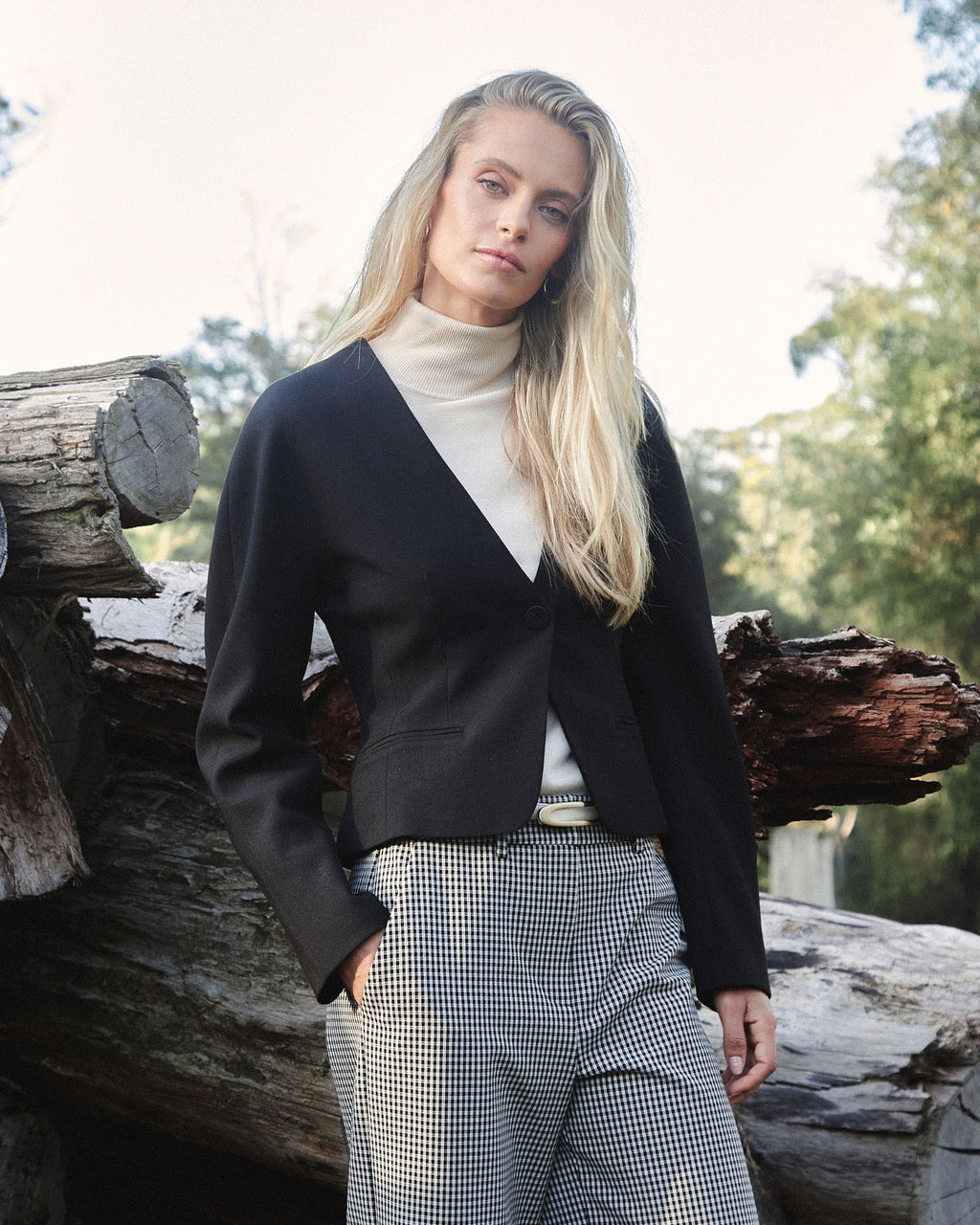 Pippa Rounded Shoulder Blazer in black — alternate view